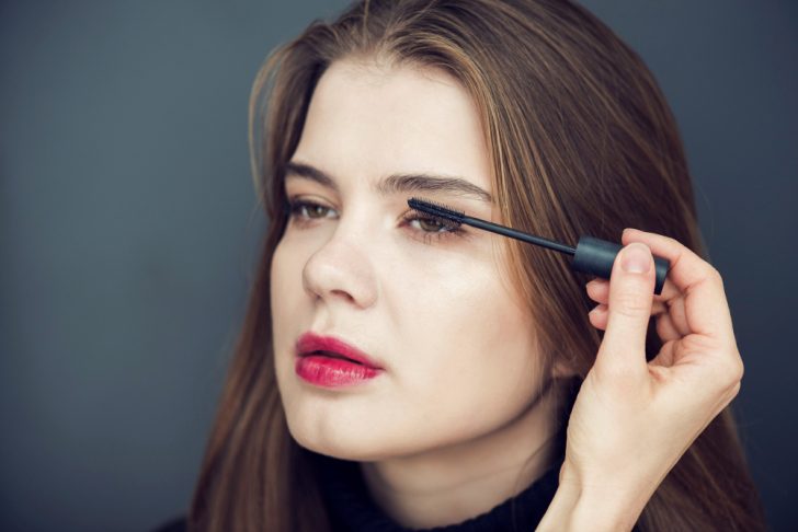 Is mascara bad for your eyelashes?