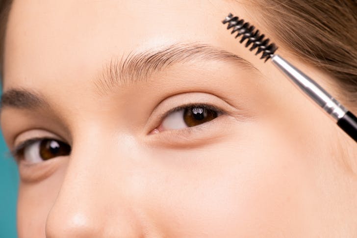 Is mascara bad for your eyelashes?